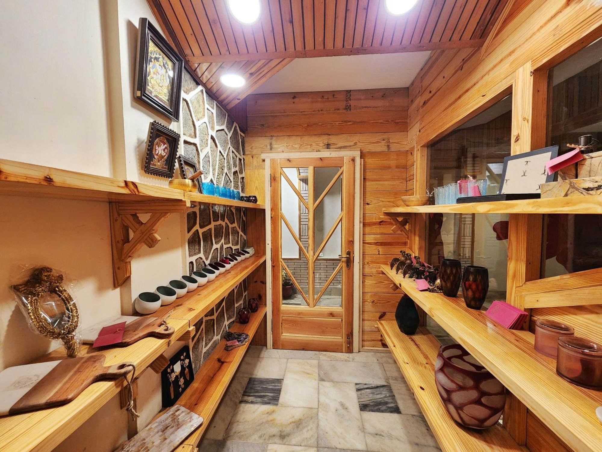 Hotel Pineview Shimla Exterior photo