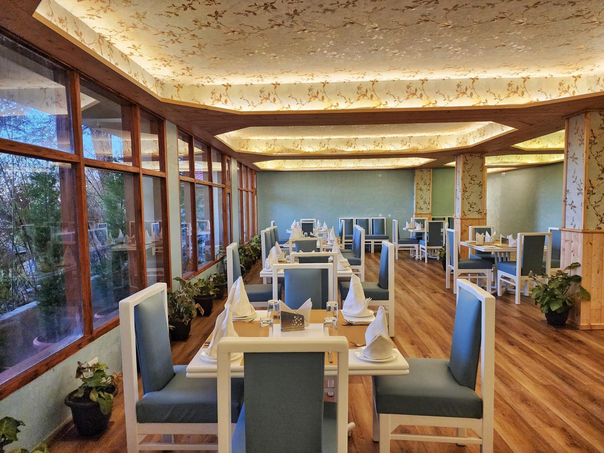 Hotel Pineview Shimla Exterior photo