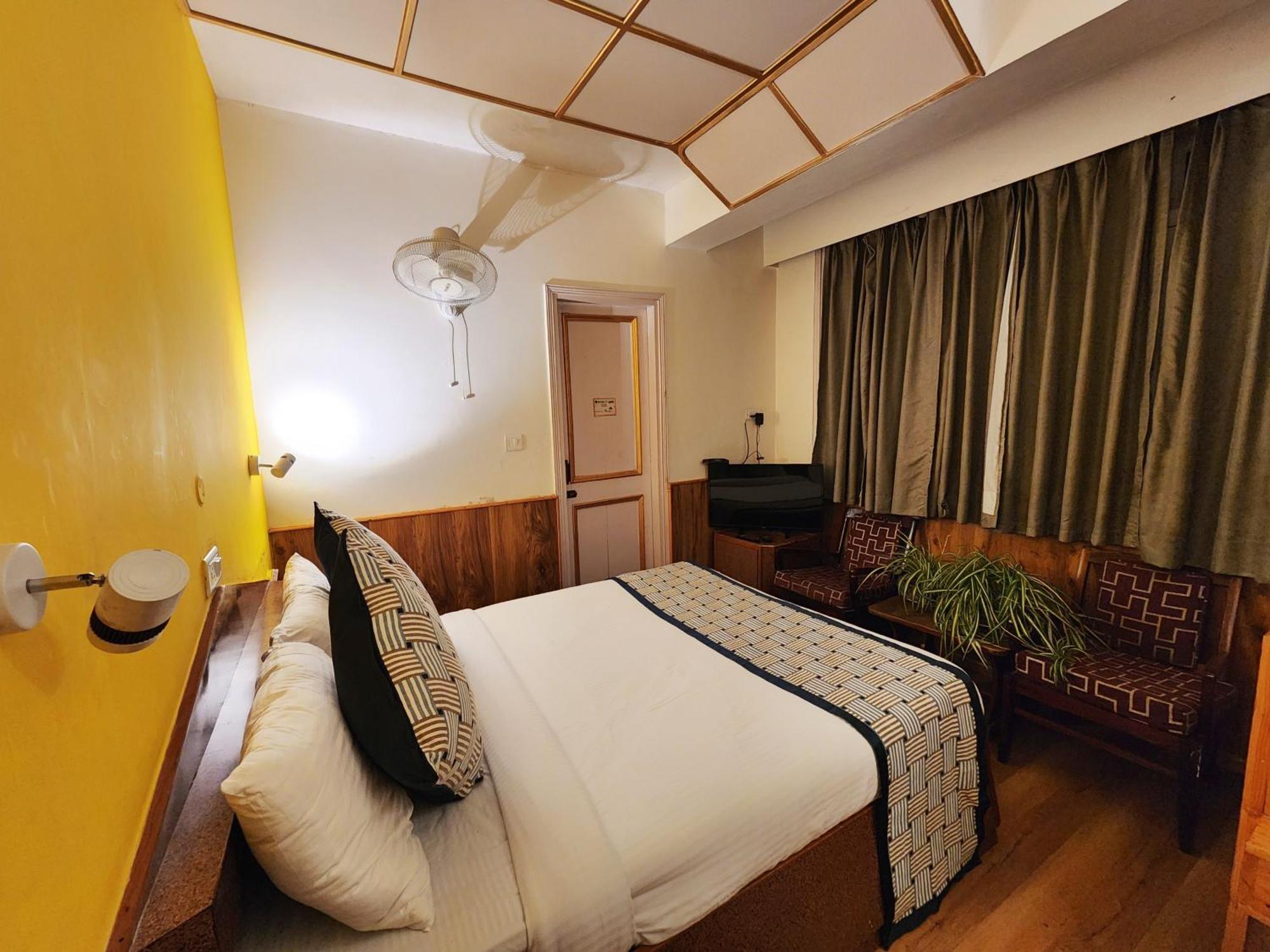 Hotel Pineview Shimla Exterior photo