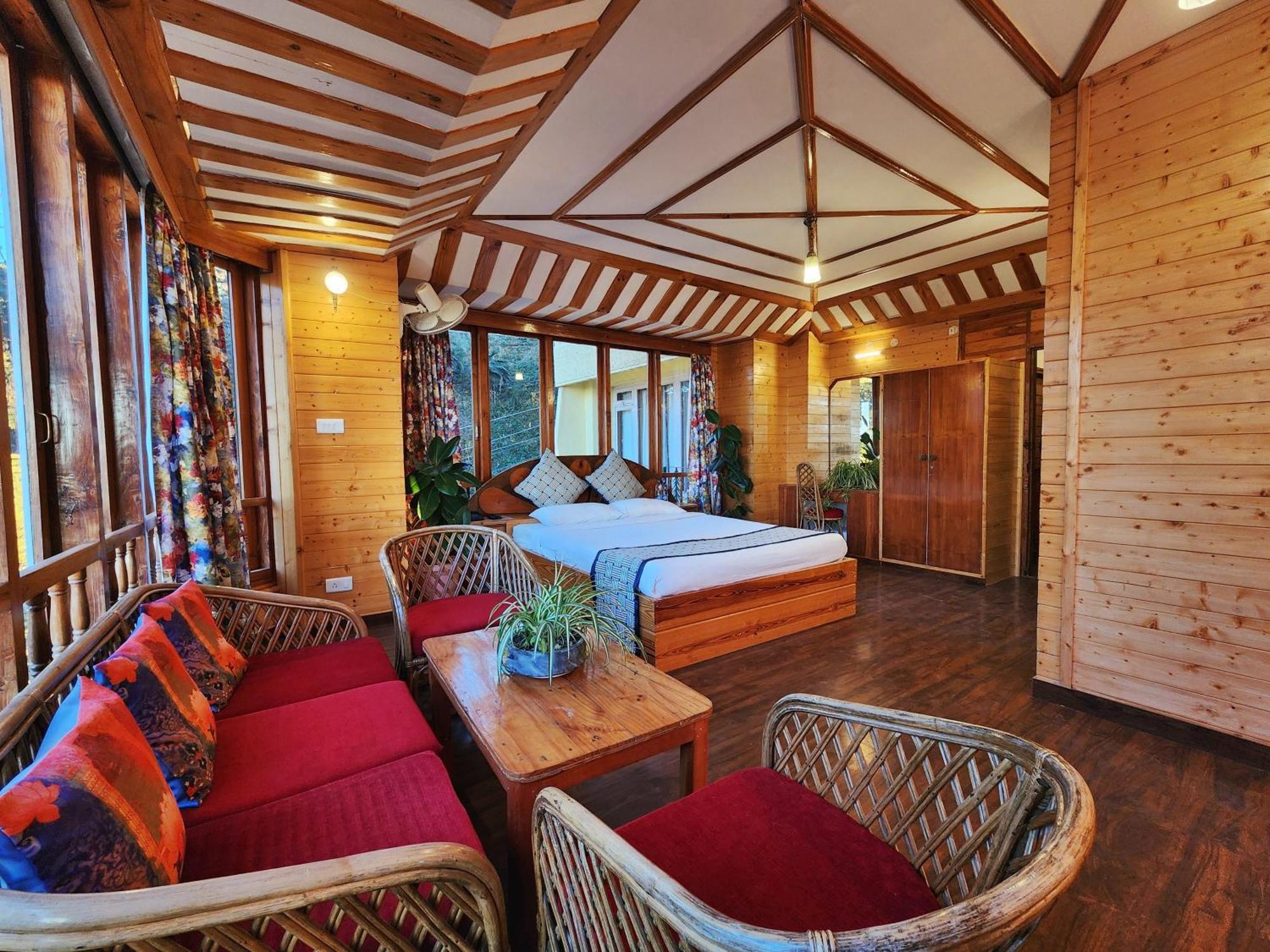 Hotel Pineview Shimla Exterior photo