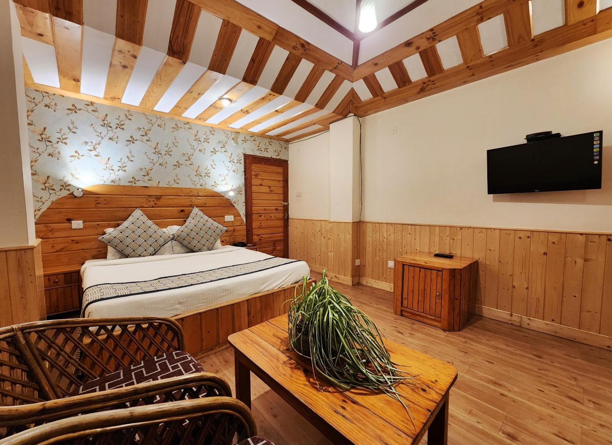 Hotel Pineview Shimla Exterior photo